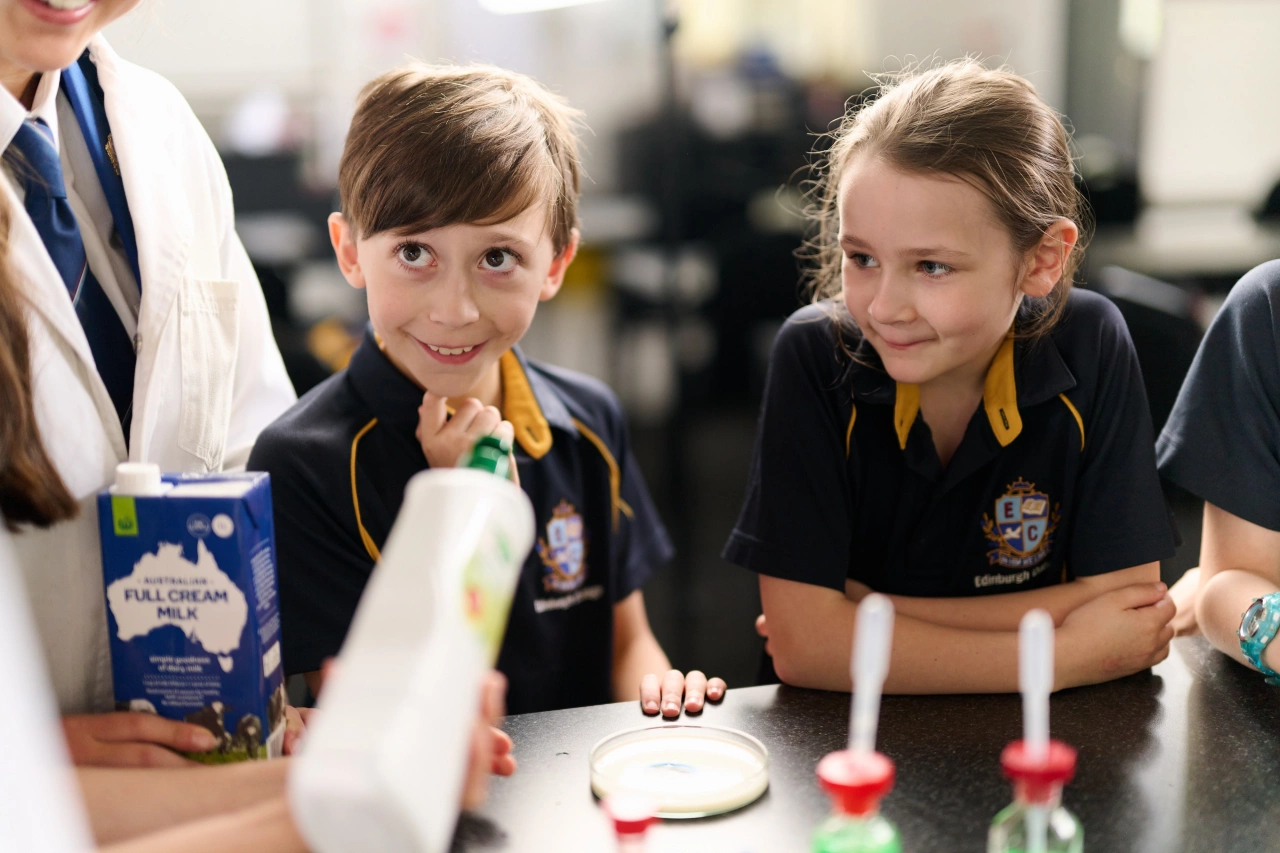 primary-students-learning