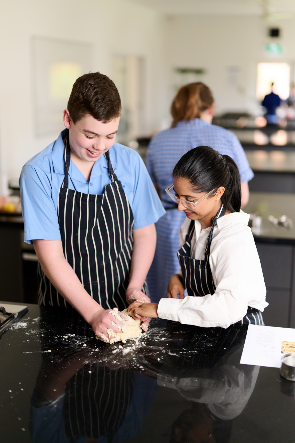 students-cooking-class