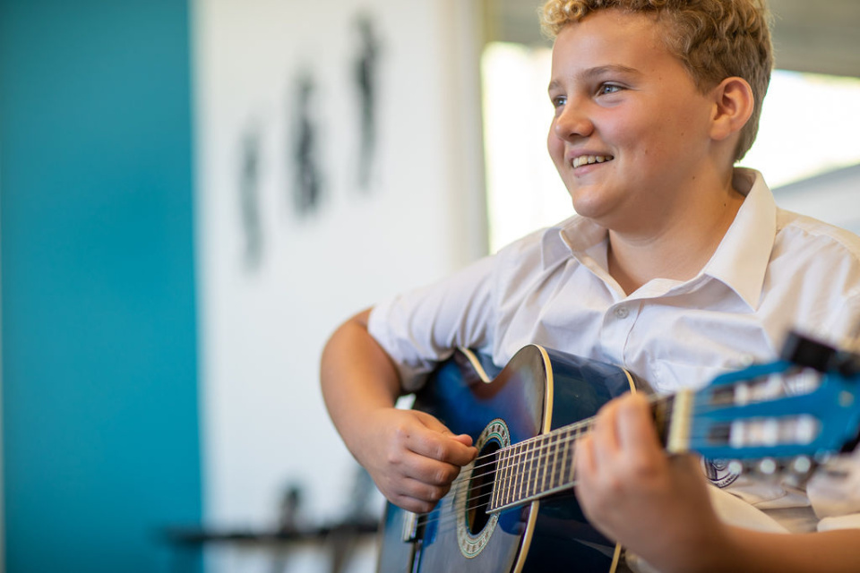 Henderson Tolhurst Creative2021 FB 133