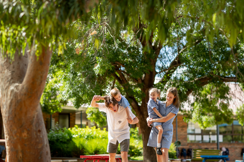 Henderson Tolhurst Creative2021 Print 167