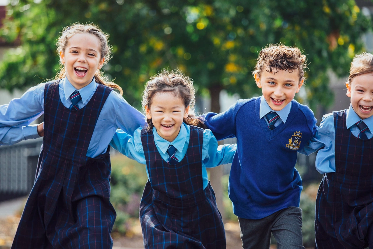 Nunawading school children together